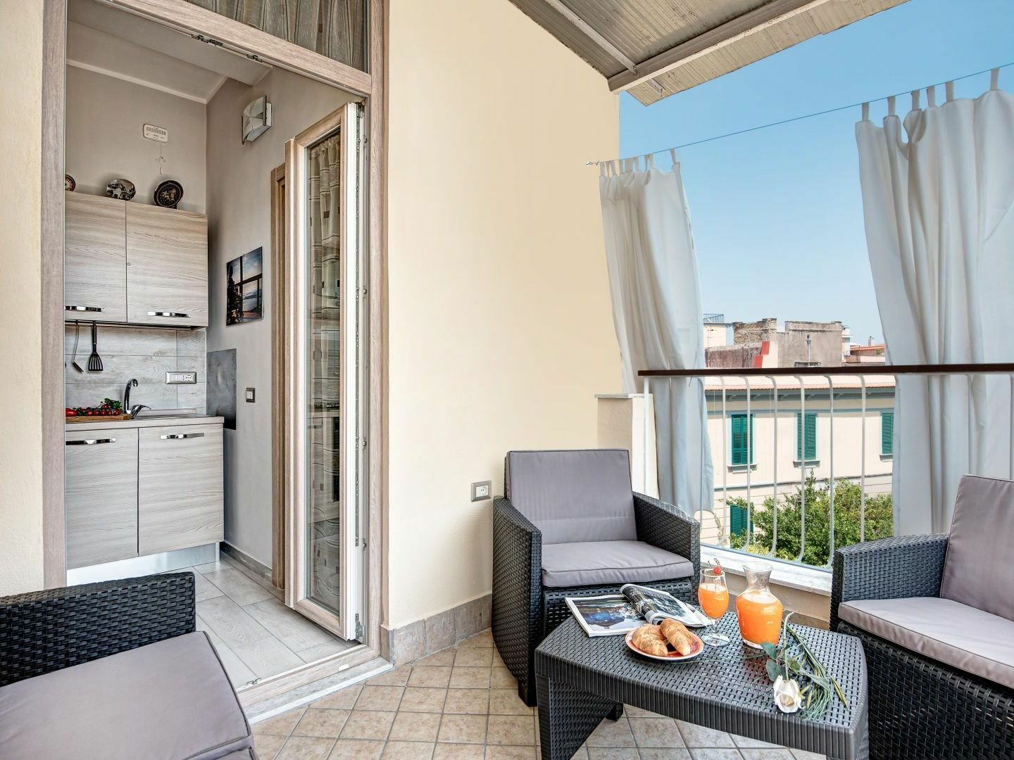Giggino'S Flat - Live Like A Local Apartment เนเปิลส์ ภายนอก รูปภาพ